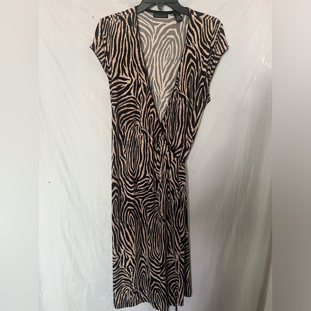 Apostrophe by Sears women animal print wrap dress size Large black & beige